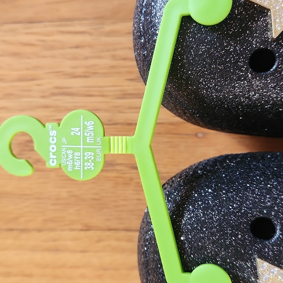 NWT Crocs Black and White Disco Glitter Fuzzy Clogs M6/W8 - Picture 3 of 6